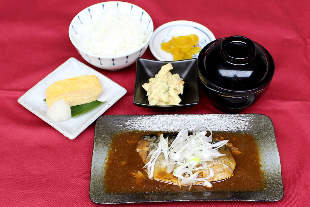 鯖の味噌煮定食